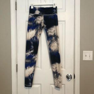 Lululemon “Milky Way” Leggings Size 6